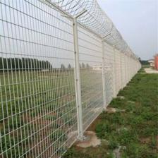 監獄安全防護設施 刺繩網、刀片防護欄與防撞設施的功能與應用
