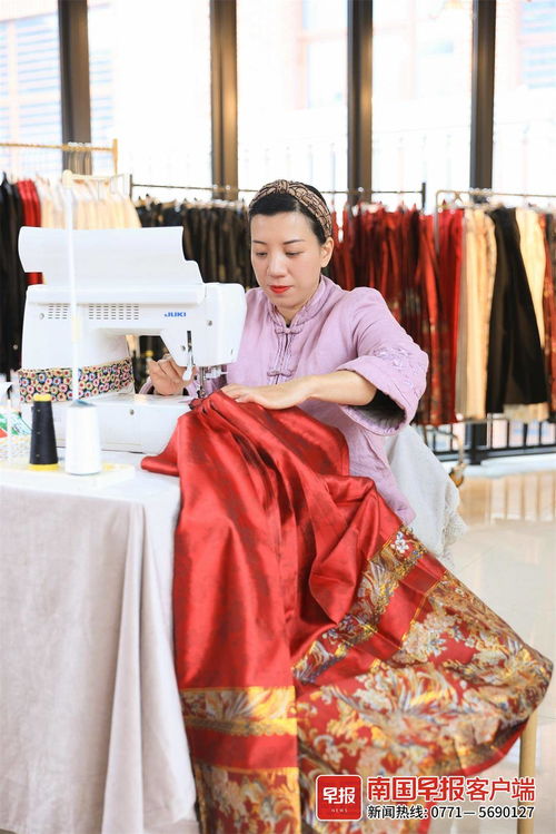 新中式服裝走俏 你的春節(jié)“戰(zhàn)袍”與鞋帽搭配指南