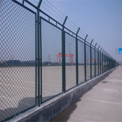 高速公路護(hù)欄網(wǎng)產(chǎn)品的規(guī)格